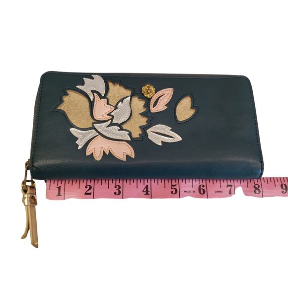 Womens Anne Klein Silver and Gold Floral Print Wallet HTF - Picture 12 of 15
